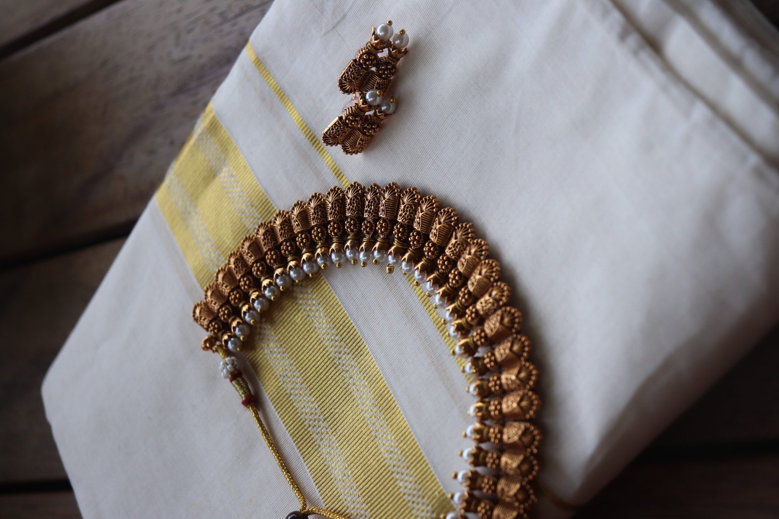 Traditional Pearl-Embellished Antique Gold Set - Image 2