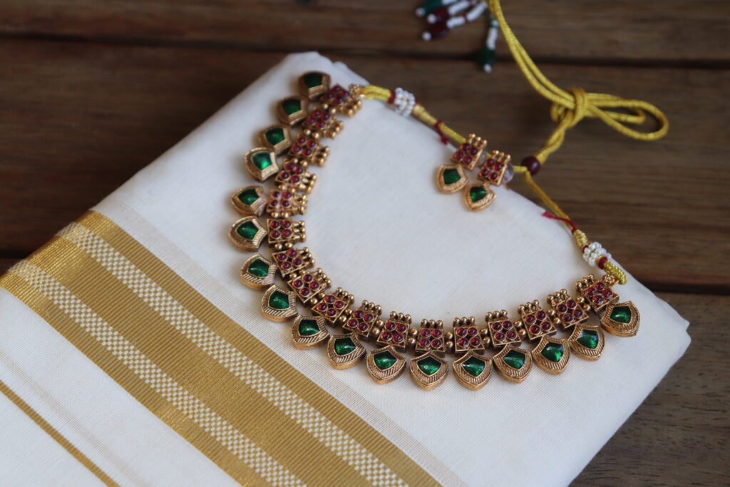 Traditional Green and Red Stone Necklace Set