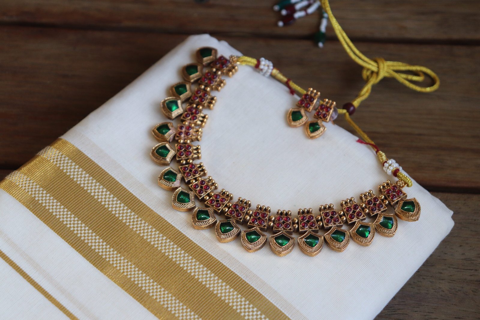 Traditional Green and Red Stone Necklace Set