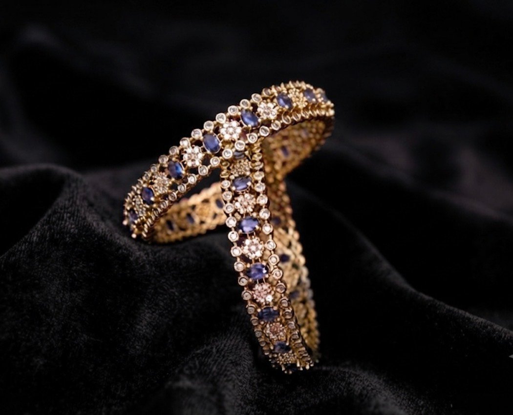 The Royal Sapphire Cluster Bangle(Size 2.6)