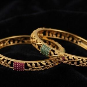 The Royal Vine and Gem bangle(size 2.6)